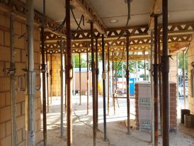 Die Decke über dem EG ist verlegt - 02.08.2018